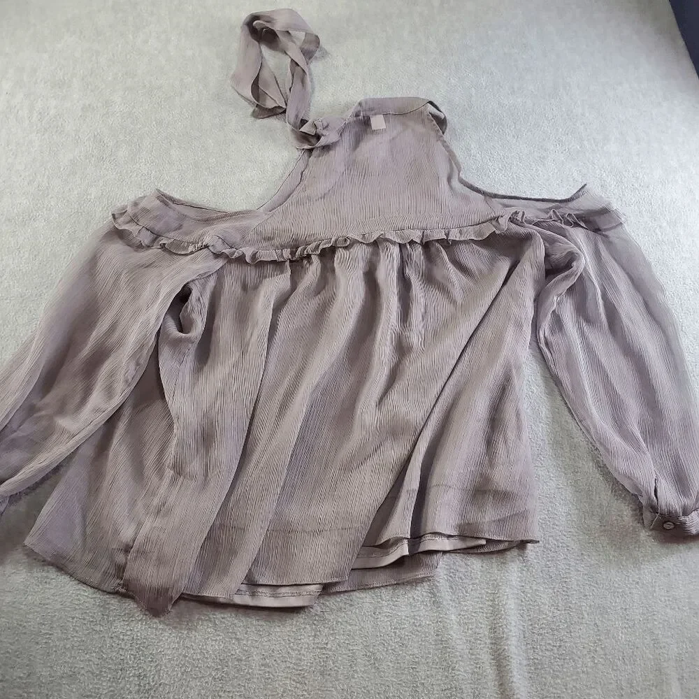Torrid Top Womens 2 Gray Chiffon Lined Cold Shoulder Sleeve Halter Neck Ruffle